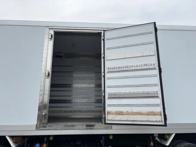 UD クオン 2PG-CG5CA(8x4)の写真8