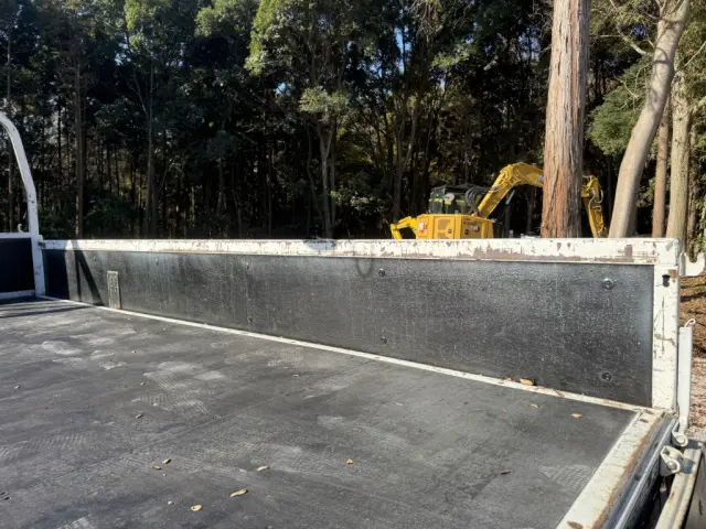 いすゞ エルフ PB-NPR81AR(2WD)の写真11