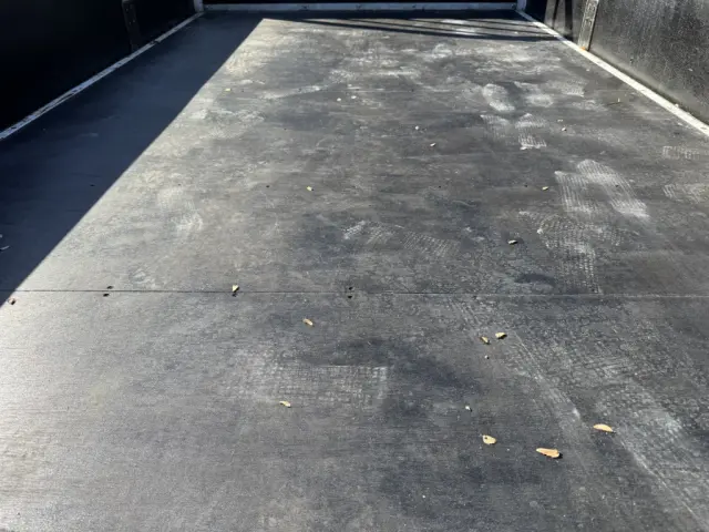 いすゞ エルフ PB-NPR81AR(2WD)の写真12