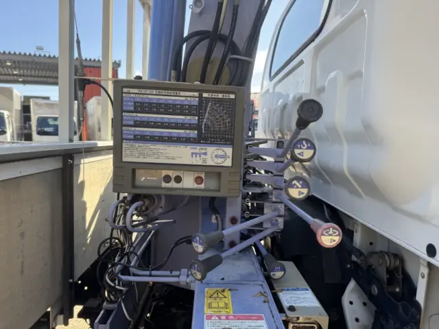 いすゞ エルフ PB-NPR81AR(2WD)の写真20