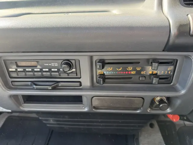 いすゞ エルフ PB-NPR81AR(2WD)の写真31