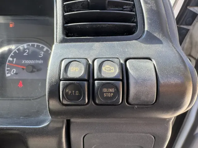 いすゞ エルフ PB-NPR81AR(2WD)の写真33