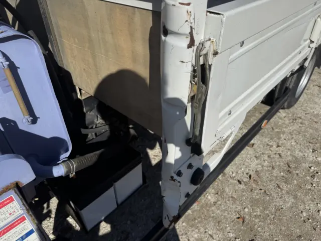 いすゞ エルフ PB-NPR81AR(2WD)の写真48