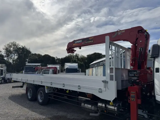 三菱 ファイター 2DG-FQ62F(6x4)の写真6