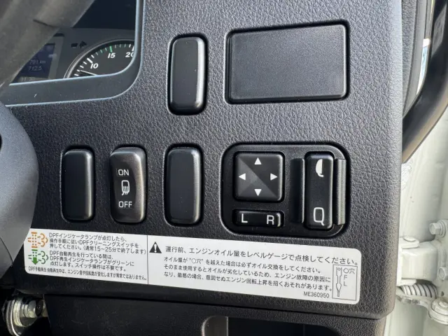 三菱 ファイター 2DG-FQ62F(6x4)の写真34