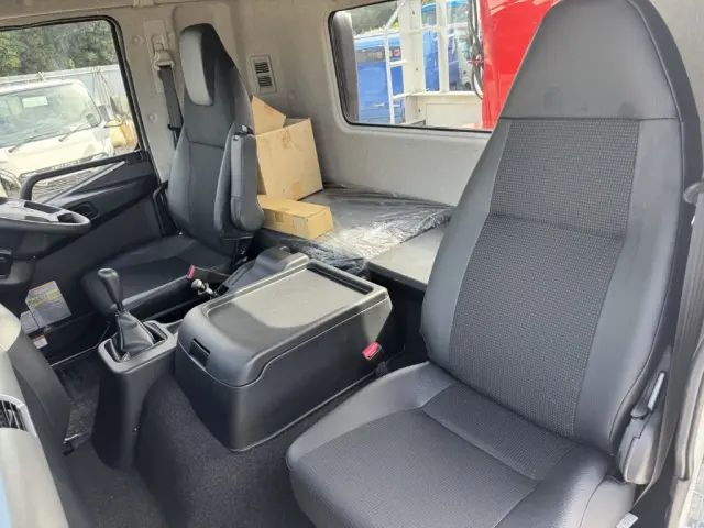 三菱 ファイター 2DG-FQ62F(6x4)の写真37