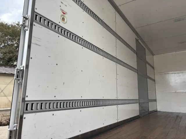 日野 レンジャー 2KG-FD2ABG(2WD)の写真9