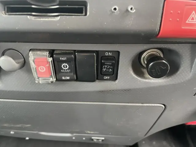 いすゞ エルフ 2RG-NPR88YN(2WD)の写真36