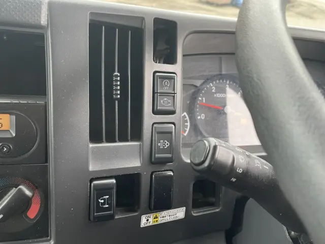 いすゞ エルフ 2RG-NPR88YN(2WD)の写真38