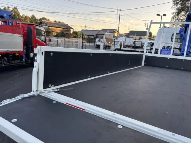 三菱 キャンター 2PG-FEB80(2WD)の写真10