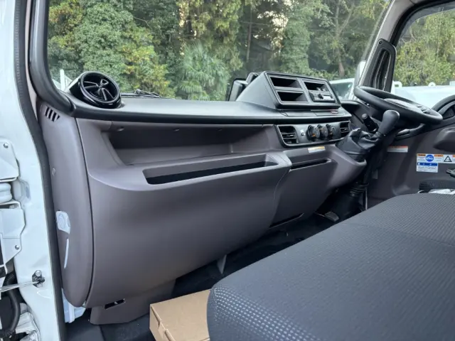 三菱 キャンター 2PG-FEB80(2WD)の写真38