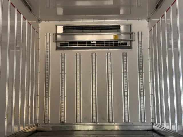 いすゞ エルフ 2RG-NPR88AN(2WD)の写真13