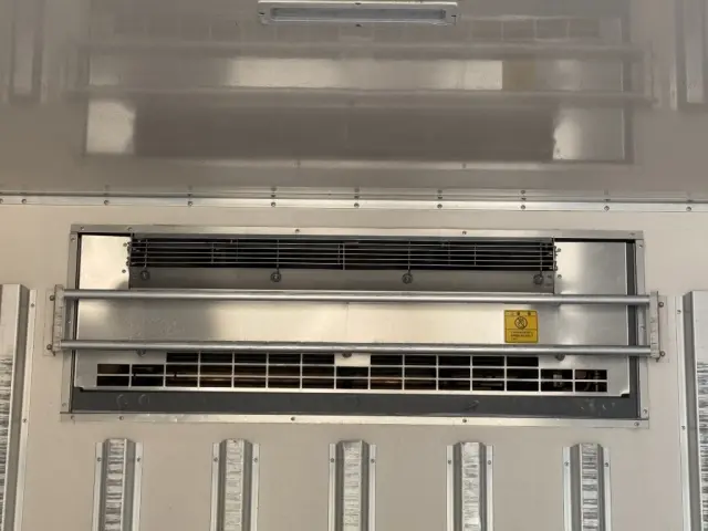 いすゞ エルフ 2RG-NPR88AN(2WD)の写真14