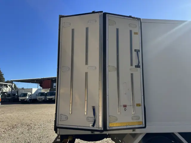 いすゞ エルフ 2RG-NPR88AN(2WD)の写真15