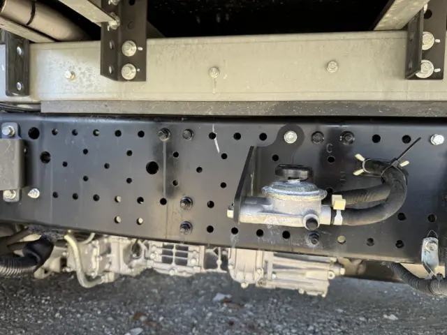 いすゞ エルフ 2RG-NPR88AN(2WD)の写真17