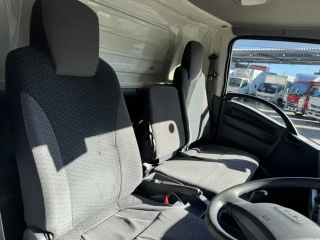 いすゞ エルフ 2RG-NPR88AN(2WD)の写真24