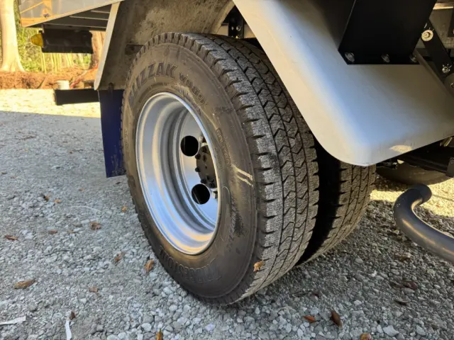 いすゞ エルフ 2RG-NPR88AN(2WD)の写真41