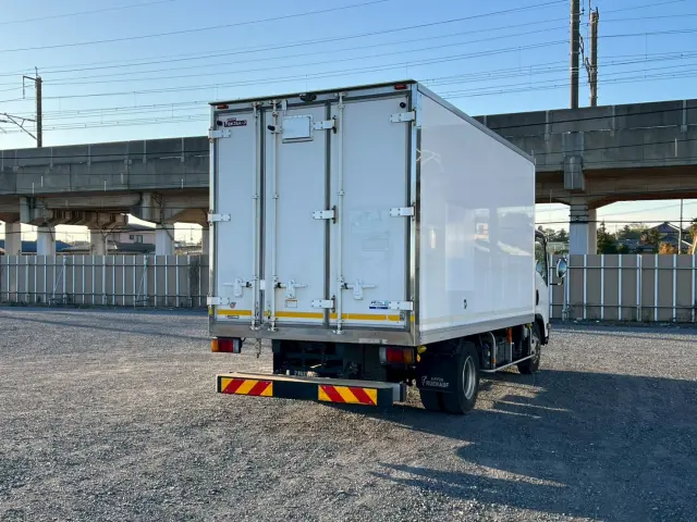 いすゞ エルフ 2RG-NPR88YN(2WD)の写真3