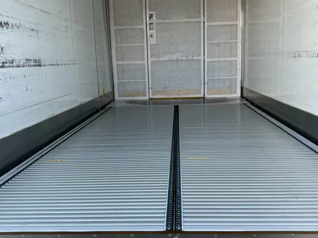 いすゞ エルフ 2RG-NPR88YN(2WD)の写真13