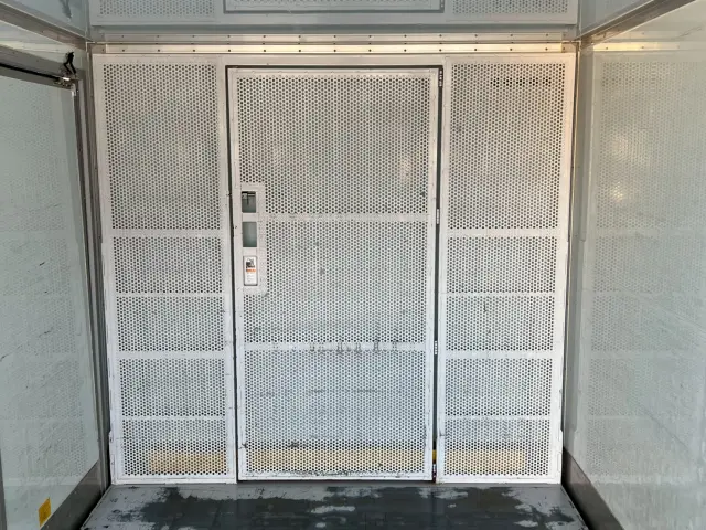 いすゞ エルフ 2RG-NPR88YN(2WD)の写真15