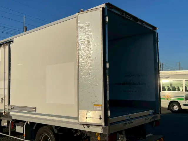 いすゞ エルフ 2RG-NPR88YN(2WD)の写真19