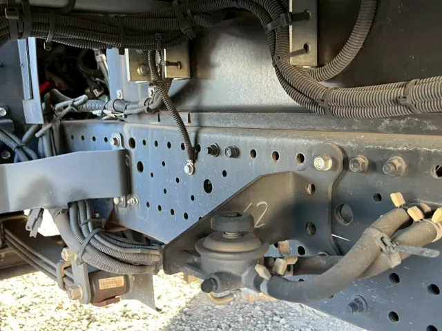 いすゞ エルフ 2RG-NPR88YN(2WD)の写真21