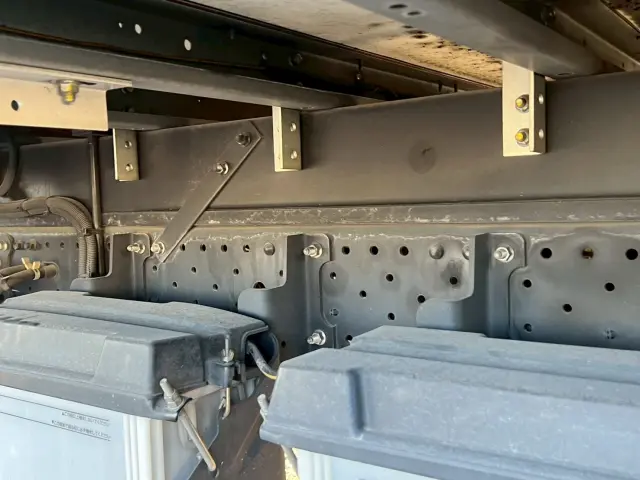 いすゞ エルフ 2RG-NPR88YN(2WD)の写真23