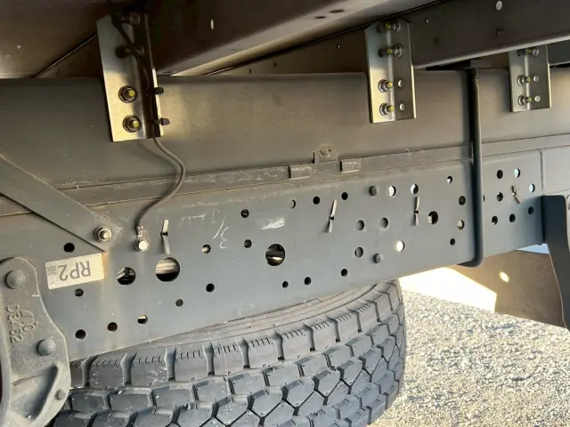 いすゞ エルフ 2RG-NPR88YN(2WD)の写真24