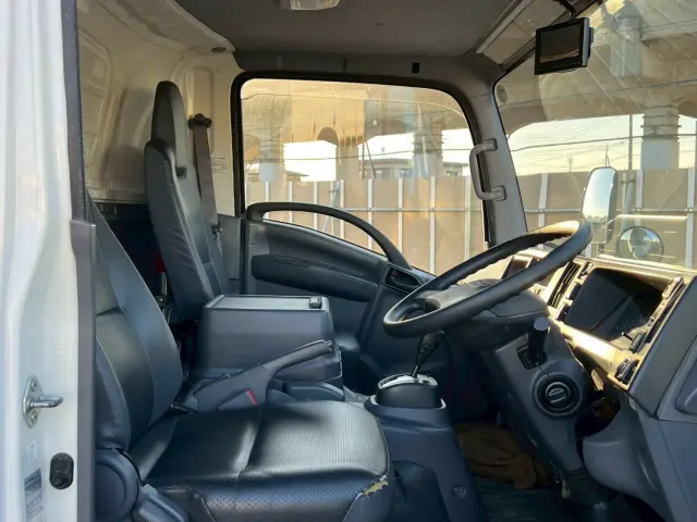 いすゞ エルフ 2RG-NPR88YN(2WD)の写真29