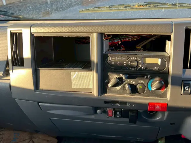 いすゞ エルフ 2RG-NPR88YN(2WD)の写真31