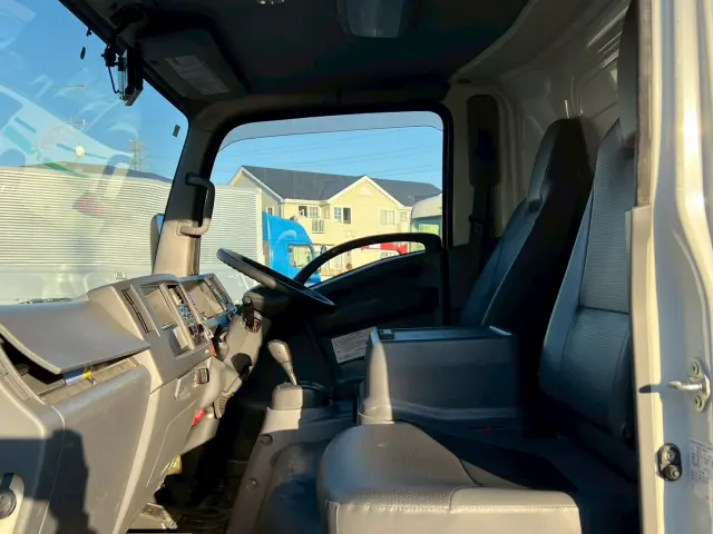 いすゞ エルフ 2RG-NPR88YN(2WD)の写真37