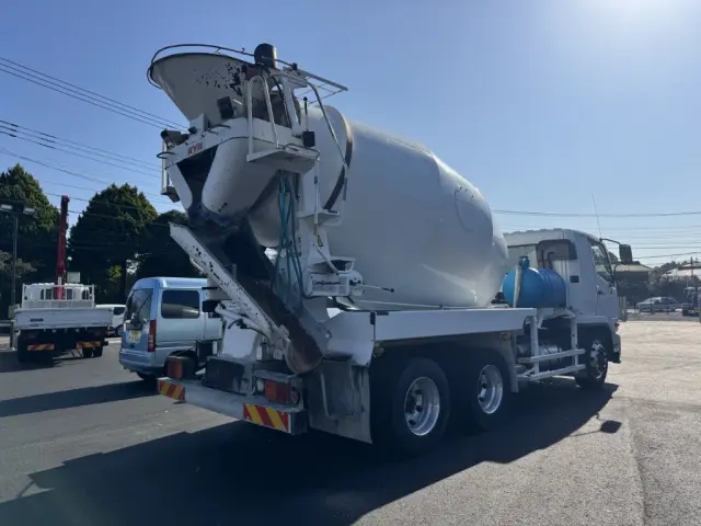 三菱 ファイター QDG-FQ62F(6x4)の写真3