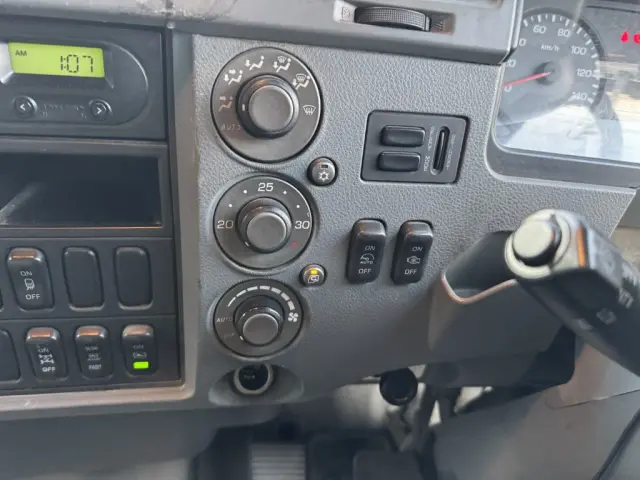 三菱 ファイター QDG-FQ62F(6x4)の写真32