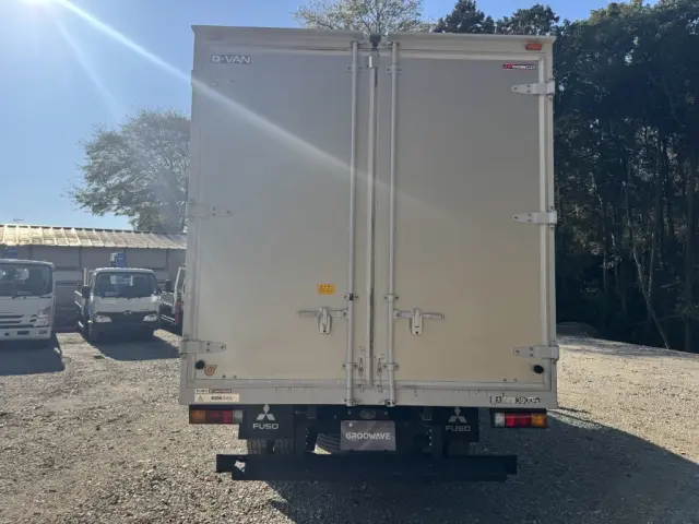 三菱 キャンター 2PG-FEB50(2WD)の写真9