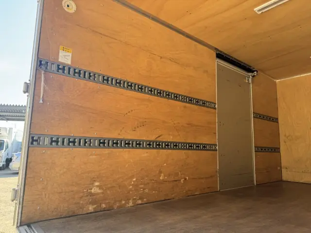 三菱 キャンター 2PG-FEB50(2WD)の写真11