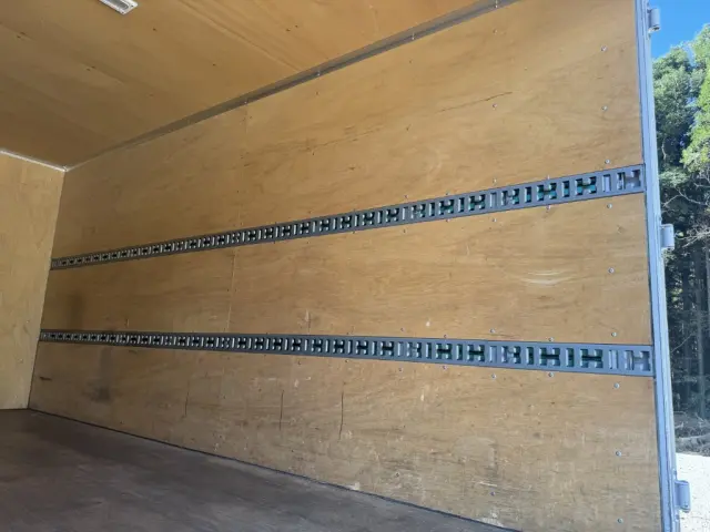 三菱 キャンター 2PG-FEB50(2WD)の写真12