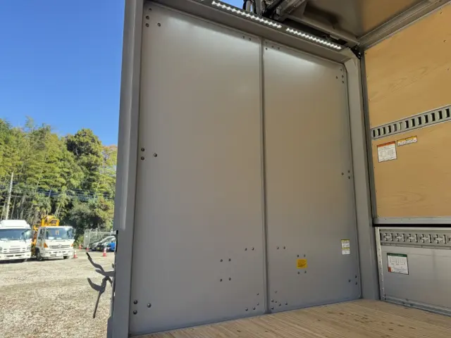 三菱 キャンター 2RG-FEB50(2WD)の写真17