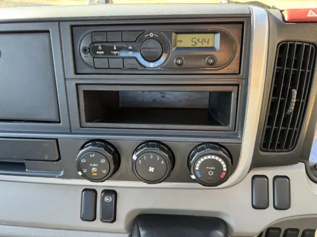 三菱 キャンター TPG-FEA50(2WD)の写真24