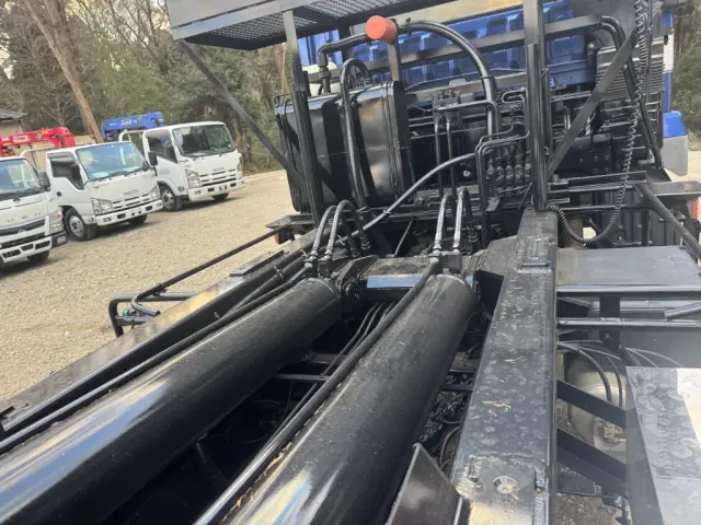 三菱 スーパーグレート QPG-FV60VY(6x4)の写真12