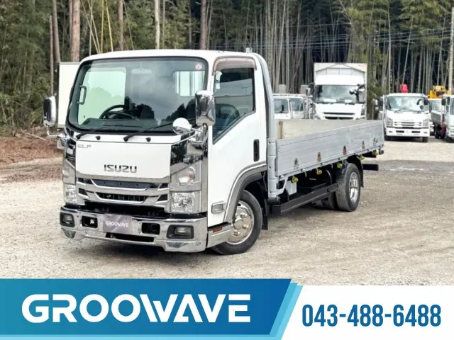 いすゞ エルフ TRG-NLR85AR(2WD)の写真1