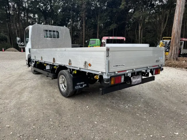 いすゞ エルフ TRG-NLR85AR(2WD)の写真3