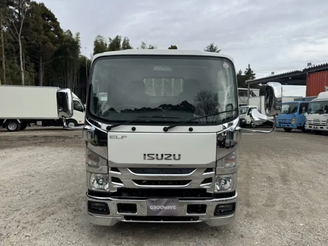 いすゞ エルフ TRG-NLR85AR(2WD)の写真4