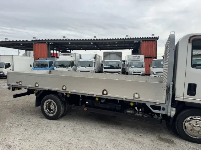 いすゞ エルフ TRG-NLR85AR(2WD)の写真5