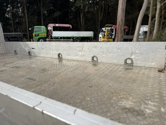 いすゞ エルフ TRG-NLR85AR(2WD)の写真10