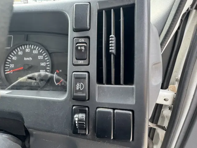 いすゞ エルフ TRG-NLR85AR(2WD)の写真26