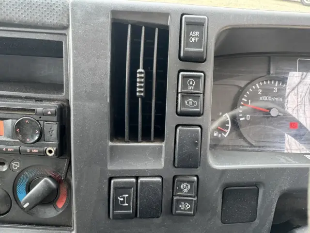 いすゞ エルフ TRG-NLR85AR(2WD)の写真27