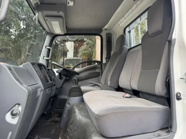 いすゞ エルフ TRG-NLR85AR(2WD)の写真29