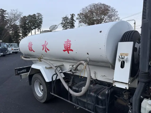 いすゞ エルフ SKG-NPR85YN(2WD)の写真6