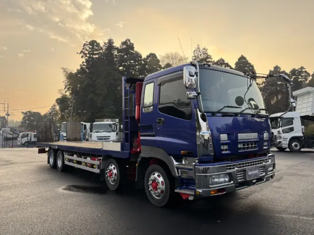 いすゞ ギガ PDG-CYH52W8(8x4)の写真2