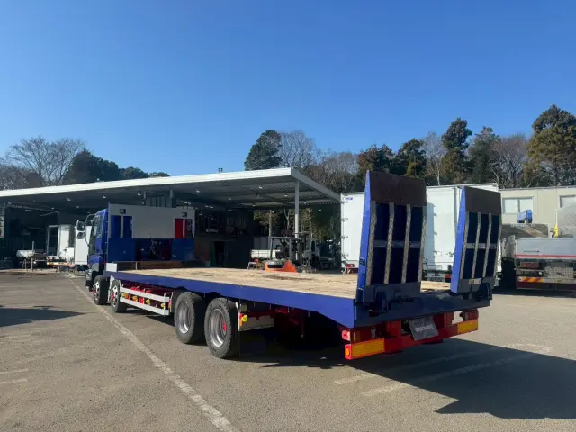 いすゞ ギガ PDG-CYH52W8(8x4)の写真4